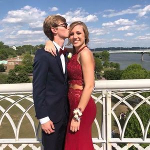 Meet your Posher, Max